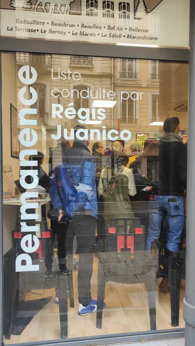 Photo de l'inauguration du local